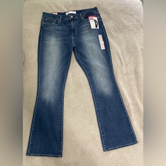 Brand new Signature Levi Strass mid rise boot cut size 18 nice stretch very cute - Picture 3 of 10